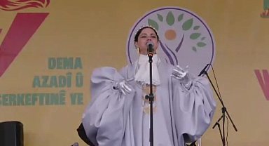 Diyarbakır Nevruz kutlamalarında Leyla Zana ve Tuncer Bakırhan'dan barış ve çözüm süreci çağrısı
