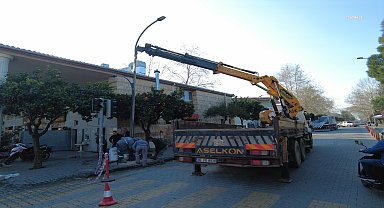 Efes Selçuk'ta çarşı güzelleşiyor, sokaklar aydınlanıyor
