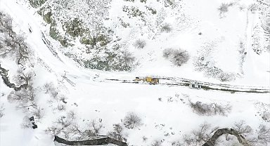 ERZURUM'DA 196 YERLEŞİM ALANININ YOLU KARDAN KAPANDI