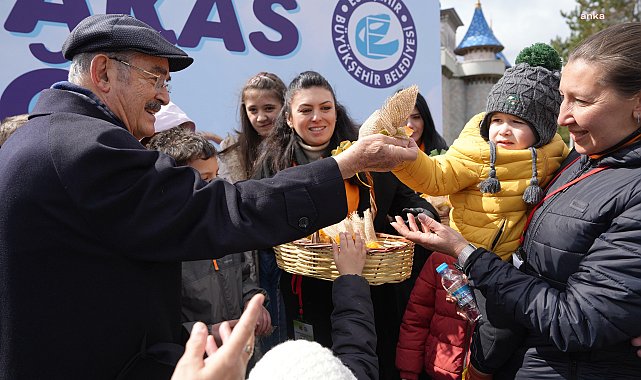 ESKİŞEHİR BÜYÜKŞEHİR BELEDİYE BAŞKANI BÜYÜKERŞEN YEREL TOHUMLARI ÇOCUKLARA EMANET ETTİ