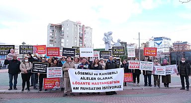 ESKİŞEHİR'DE LÖSEV GÖNÜLLÜLERİNDEN SAĞLIK BAKANI KOCA'YA TEPKİ: