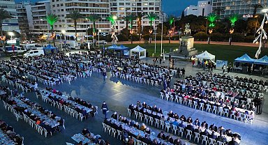 İZMİR, BÜYÜK İFTAR SOFRASINDA BULUŞTU