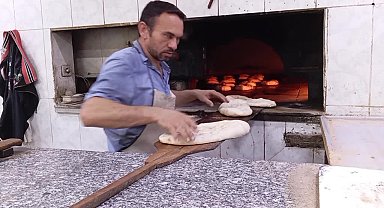 KADİRLİ'DE EKMEĞE GELEN ZAMMA TEPKİ GÖSTEREN VATANDAŞ: