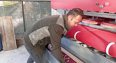 Kadirlili Esnaf: "İnsanlar artık halılarını elinde yıkamaya başladı"