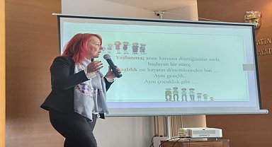 Karşıyaka Belediyesi'nden yaşlılara 'Saygı Haftası' paneli