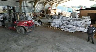 KORKUTELİLİ ÇİFTÇİLERE ANTALYA BÜYÜKŞEHİR'DEN 36 TON YEM DESTEĞİ