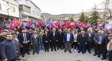 MERSİN BÜYÜKŞEHİR BELEDİYE BAŞKANI SEÇER, GÜLNAR'IN KUSKAN MAHALLESİ'NDE VATANDAŞLARLA BULUŞTU