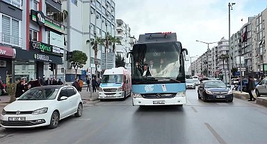 MERSİN BÜYÜKŞEHİR BELEDİYE BAŞKANI SEÇER, ŞEHİR TURUYLA HALKI SELAMLADI
