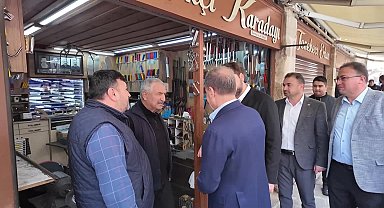 Mersin Büyükşehir Belediye Başkanı Seçer, Tarsus'ta esnaf ve vatandaşları ziyaret etti