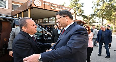 Muhittin Böcek, Antalyalı esnafla buluştu