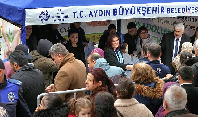 Özlem Çerçioğlu'ndan Buharkent'te fide dağıtımı