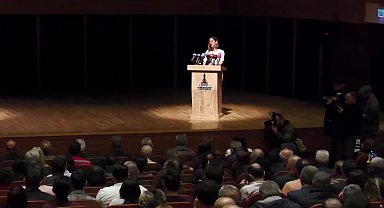 PROF. DR. NACİ GÖRÜR, İZMİR'DE 'DEPREM VE DİRENÇLİ KENTLER KONFERANSI'NDA KONUŞTU: 