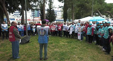 SAĞLIKÇILAR İZMİR'DE TEŞVİK ADALETSİZLİĞİNİ PROTESTO ETTİ