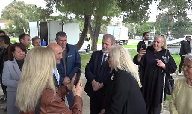 SANAT GÜNEŞİ ZEKİ MÜREN’İN HEYKELİ KÜLTÜRPARK’TA