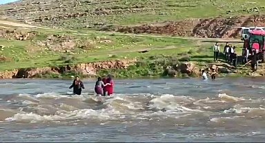 ŞANLIURFA'DA DEREYE DÜŞEN 4 ÇOCUKTAN 3'Ü KURTARILDI, 1 ÇOCUĞU ARAMA ÇALIŞMALARI SÜRÜYOR
