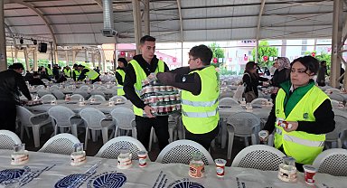 SEYHAN BELEDİYESİ, YILIN İLK İFTAR SOFRASINI, PINAR MAHALLESİ'NDE KURDU