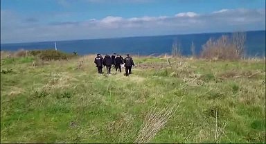 SİNOP’TA SULAMA HAVUZUNA DÜŞEN KÖPEĞİ KURTARMAK İSTEYEN VATANDAŞ BOĞULMA TEHLİKESİ GEÇİRDİ