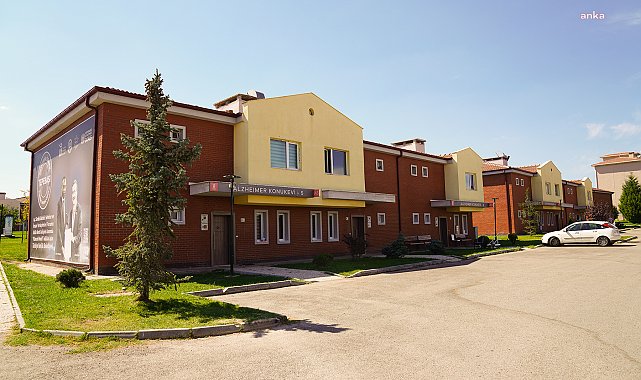 TEPEBAŞI BELEDİYESİ, ALZHEİMER HASTALARINI VE YAKINLARINI YALNIZ BIRAKMIYOR