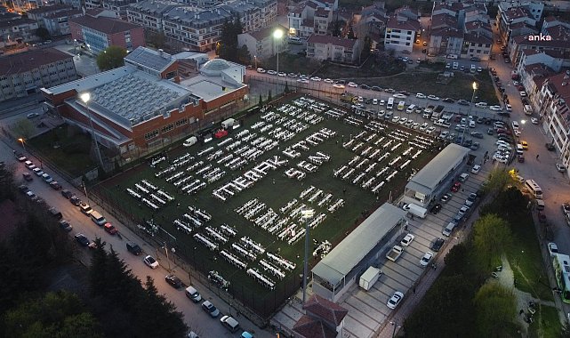 TEPEBAŞI'NDA 6 BİN KİŞİ AYNI SOFRADA BULUŞTU
