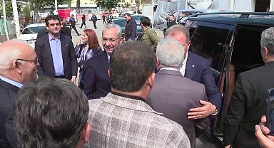 VAHAP SEÇER: “BİZDEN MEMNUN OLANLARI ‘HİZMETE’ OY VERMEYE DAVET EDİYORUZ”
