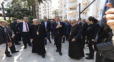 VAHAP SEÇER’DEN MERSİN RUM ORTODOKS KİLİSESİ’NE ZİYARET: “MERSİN BÜYÜKŞEHİR BELEDİYE BAŞKANLIĞI İDEOLOJİK BAĞNAZLIĞI VE DİNSEL TAASSUBU KABUL ETMEZ”