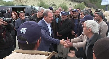 VAHAP SEÇER: “HİZMETLERİMDEN MEMNUN OLAN YURTTAŞLARIMIN OYUNU İSTİYORUM”