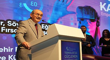 YILMAZ BÜYÜKERŞEN: “KADINLAR İLE TEKNOLOJİ ARASINDAKİ BAĞ GÜÇLENMELİ”
