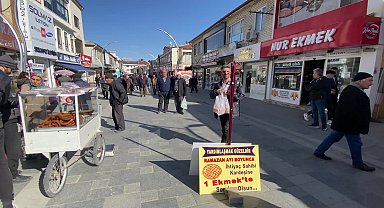 YOZGAT’TA ELBİSE ASKISI İLE HAYATA GEÇİRİLEN '‘ASKIDA EKMEK'’ UYGULAMASI İLGİ GÖRÜYOR