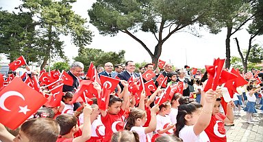 Akhisar'da 23 Nisan coşkuyla kutlandı
