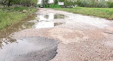 AKSARAY LALELİ MAHALLESİ'NDE TARIMSAL SUYUN KONTROLSÜZCE AKMASINA VE İSRAF EDİLMESİNE TEPKİ 