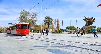 Antalya Büyükşehir Belediyesi, Cumhuriyet Meydanı Tramvay Hattındaki engelleri kaldırdı