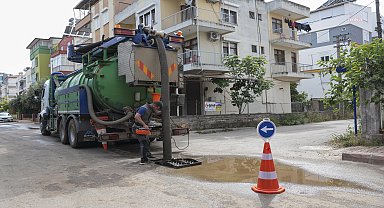 Antalya Büyükşehir Belediyesi, meteorolojik uyarı üzerine ekiplerini teyakkuza geçirdi 