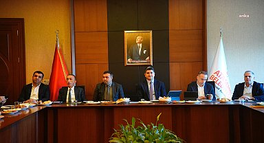ATAŞEHİR BELEDİYE BAŞKANI ADIGÜZEL, MUHTARLARLA BİR ARAYA GELDİ