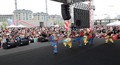 Ataşehir'de çocuklara eğlence dolu bayram kutlaması