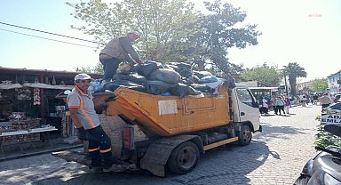 Ayvalık Belediyesi, bayram tatilinde yaklaşık 15 bin ton çöp topladı