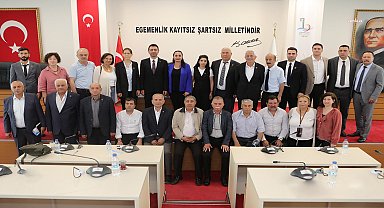 BAYRAKLI BELEDİYE BAŞKANI ÖNAL, MUHTARLARLA BULUŞTU