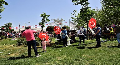 Bornova Belediye Başkanı Ömer Eşki: "23 Nisan'da Bornova'da gökyüzünü bayrağımızın rengine hep birlikte boyayacağız"