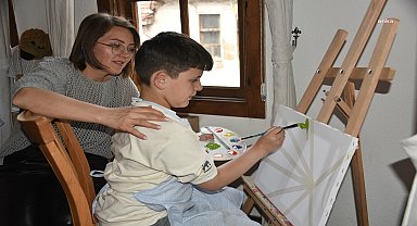 BOZÜYÜK’TE ÖZEL BİREYLER İÇİN “GEOMETRİK YANSIMALAR” ETKİNLİĞİ