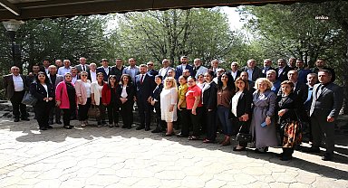 Buca Belediye Başkanı Görkem Duman muhtarlarla buluştu