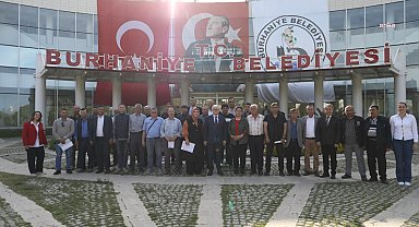 BURHANİYE BELEDİYE BAŞKANI DEVECİLER'E MUHTARLARDAN ZİYARET