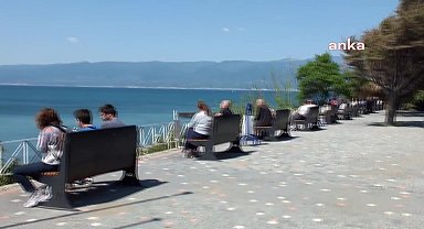 Burhaniye'de deniz sezonu tatilcilerin gelmesiyle birlikte erken açıldı