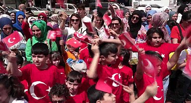 Bursa Osmangazi Belediyesi'nden 23 Nisan Korteji