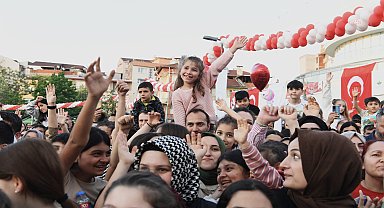 Bursa Osmangazi'de 23 Nisan coşkusu, Melis Fis konseriyle başladı