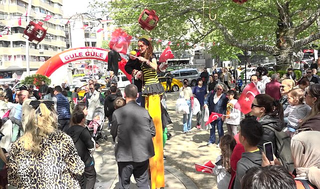 Çankayalı çocuklar, Kuğulu Park'ta 23 Nisan Çocuk Şenliği ile eğlendi