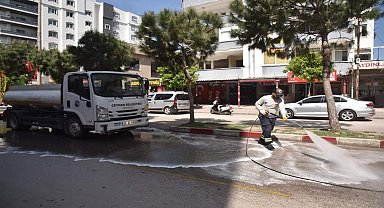 Ceyhan Belediyesi'nden kentte bayram temizliği