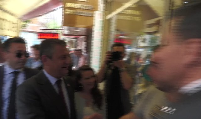 CHP GENEL BAŞKANI ÖZEL MANİSA’DA: “YENİDEN ‘ATOM KARINCA’ DİYORLARSA İYİ BİR ŞEY”