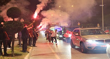 Çine halkı Başkan Kıvrak'ın zaferini konvoyla kutladı