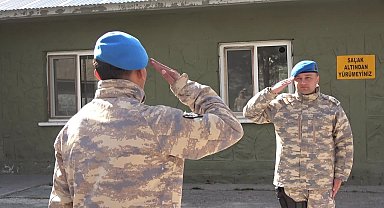 ''Doğu'nun gözleri'' Bayram'da da nöbet başında... Mehmetçik'ten habersiz bölgede kuş uçmuyor
