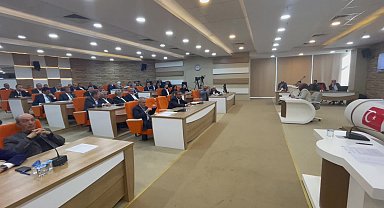 Elazığ Belediye Meclisi'nde komisyon üye sayısını 5'ten 3'e düşüren AKP'li başkana CHP'li Akkoç'tan tepki: "intikam almaya çalışıyor"