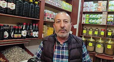 Elazığ'lı esnaf: "İnsanlar tatlı yapmak için ceviz alamıyor, kırık cevize yöneliyorlar"